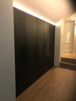 Kledingkast met LED strips Kledingkast met LED strips