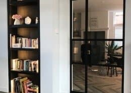 Niskast naast taatsdeur Niskast naast taatsdeur