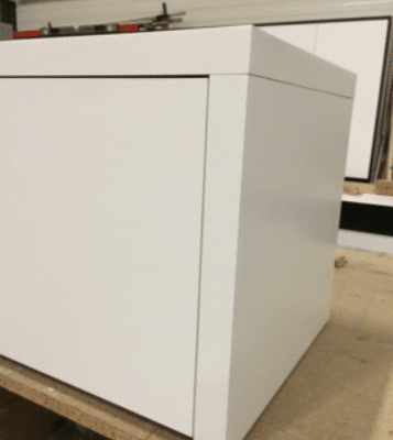 Gegrondeerde MDF gespoten of gelakt in verstek gezaagd