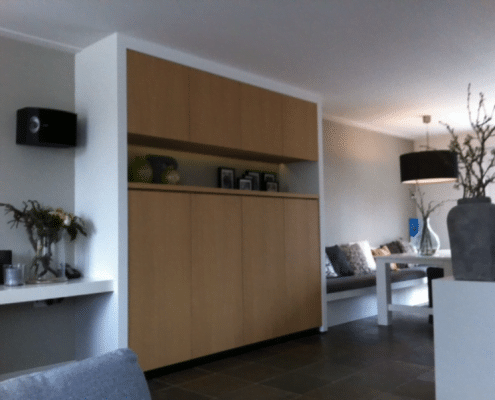 Kast in eiken fineer
