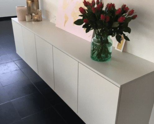 Meubel: kast wit