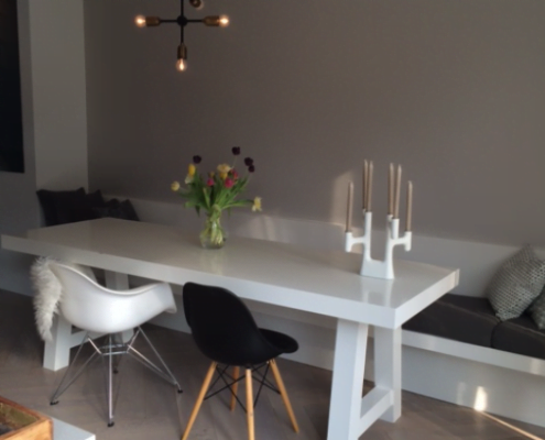 Witte wandbank op maat