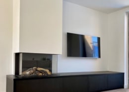 Laat je elektrische haard netjes inbouwen door Meubel en Maatwerk voor een schitterend resultaat dat helemaal aansluit bij jouw wensen!