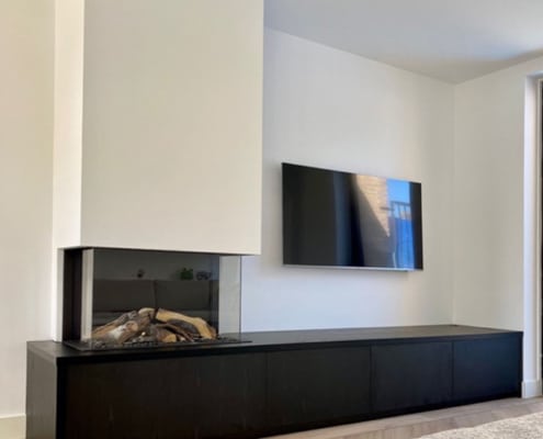 Laat je elektrische haard netjes inbouwen door Meubel en Maatwerk voor een schitterend resultaat dat helemaal aansluit bij jouw wensen!